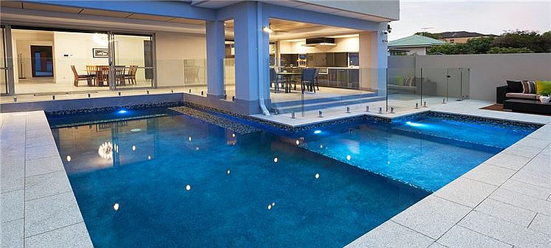 Luxury Pool Coorparoo 