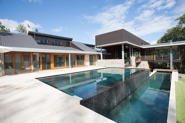 Luxury Pool Greenslopes 