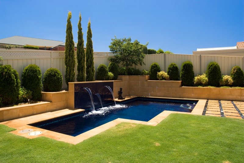 Luxury Pool Mount Gravatt
